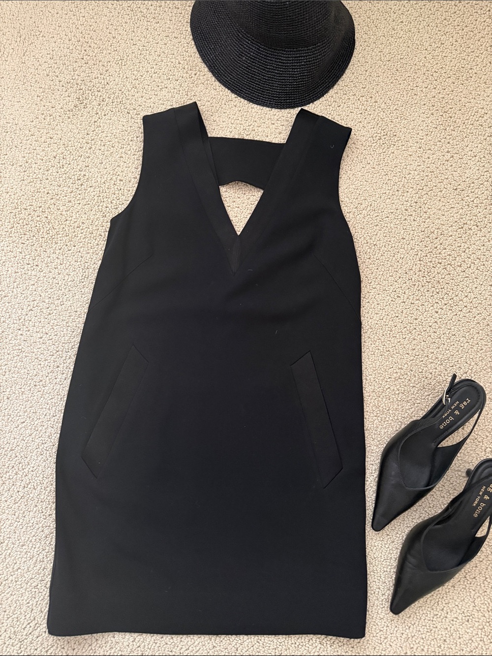 Vince Black Sleeveless V-Neck Shift Dress - Classic Women’s Dress